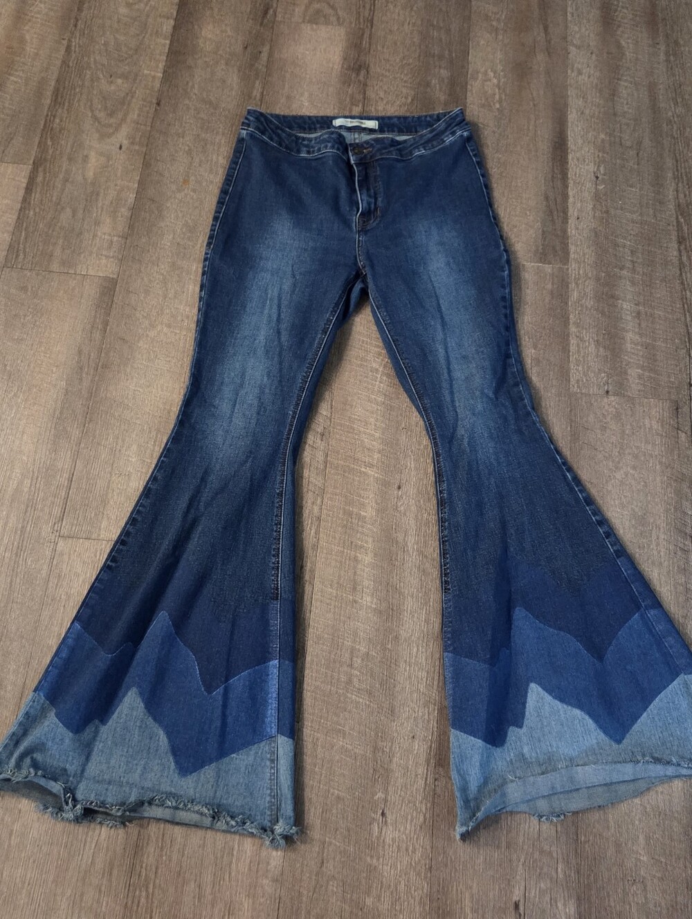 Rock & Roll Denim Women's Chevron Hem Flare Jeans Dark Wash Bell Bottom 32